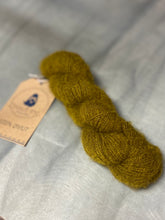 Load image into Gallery viewer, 100% Qiviut Yarn (Tundra Gold): 1 oz
