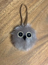Load image into Gallery viewer, Okpik (Owl) Zipper Pull/Ornament
