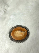 Load image into Gallery viewer, Muskox Horn and Qiviut Yarn Brooch
