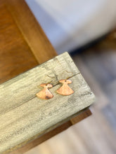 Load image into Gallery viewer, Copper Penny Ulu Earrings
